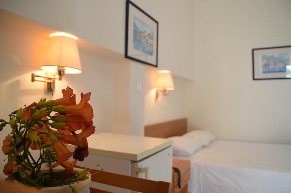 Attica Hotel Ephie Vathí Exteriör bild